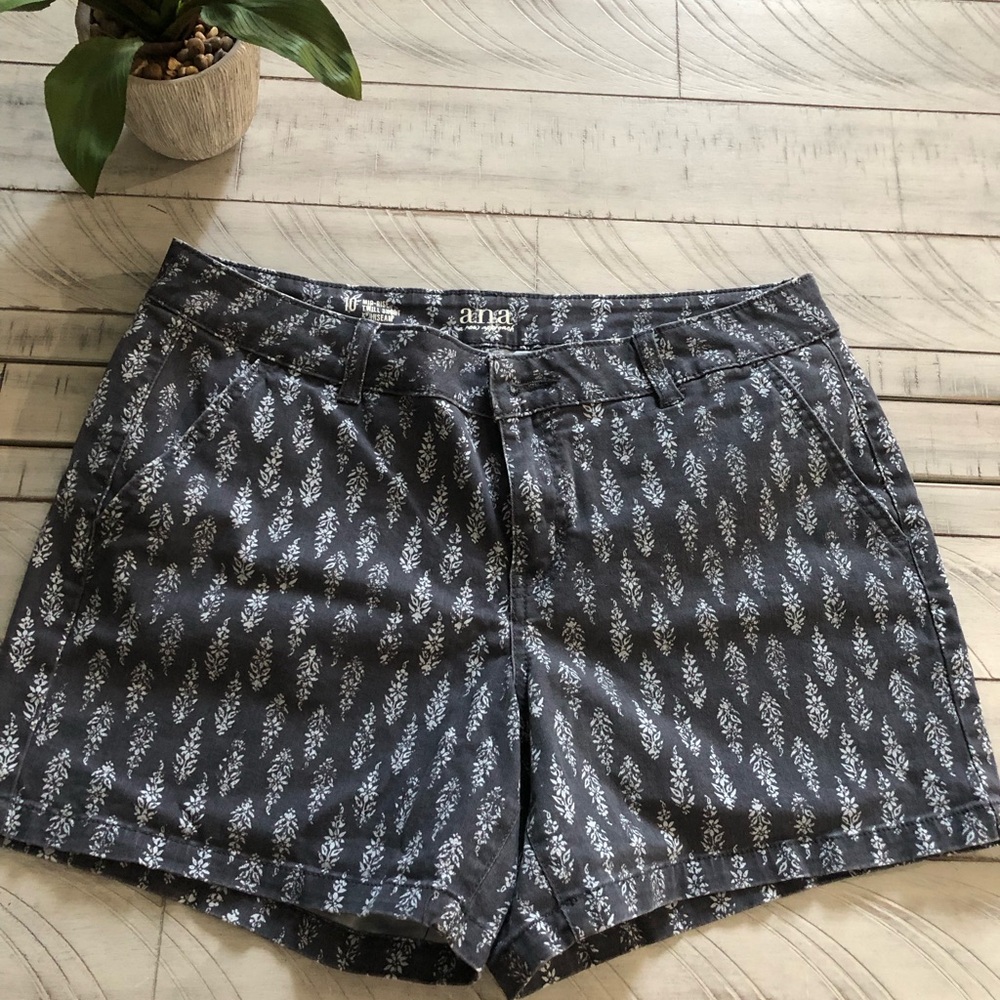 A.N.A mid rise short.